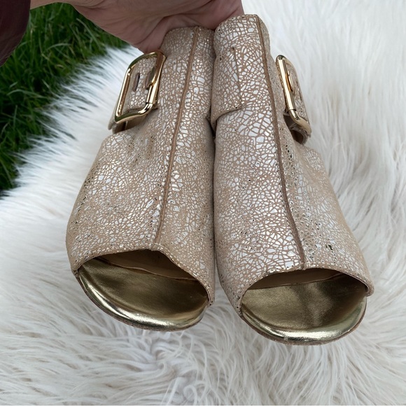 Donald Pliner Anette Metallic Slingback Buckle Block Heel 8 - Picture 2 of 11